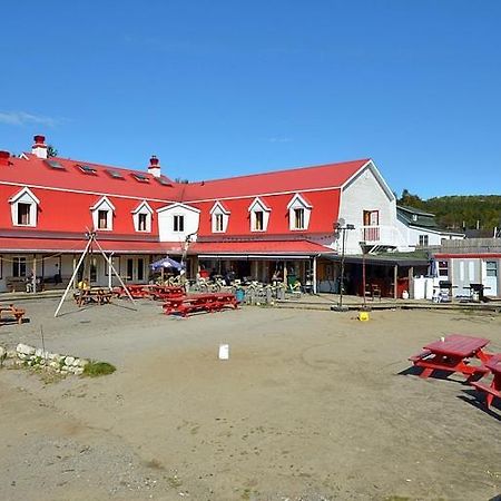 Auberge Jeunesse De Tadoussac Exterior foto